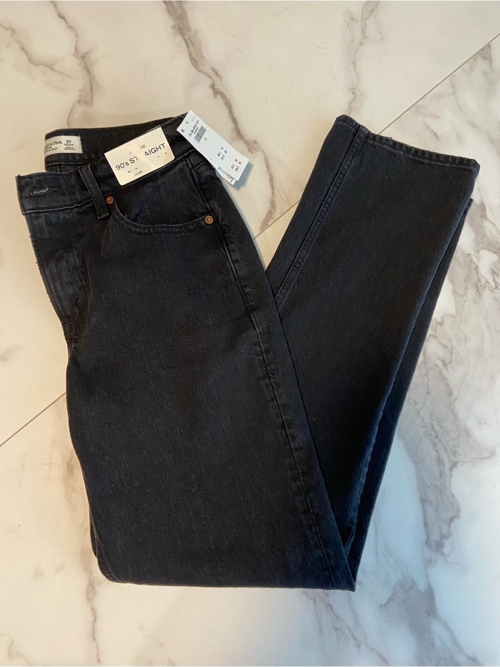 Mid Rise 90s Straight Jean